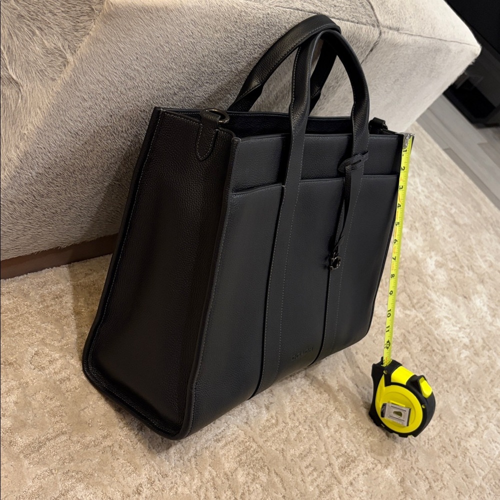 Coach Black Pebbled Leather Structured Tote / Work Bag - 2025, luxury collection - Picture 10 of 11
